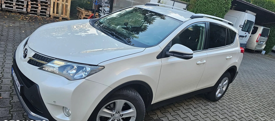 Toyota RAV4 cena 46900 przebieg: 249997, rok produkcji 2014 z Konin małe 352